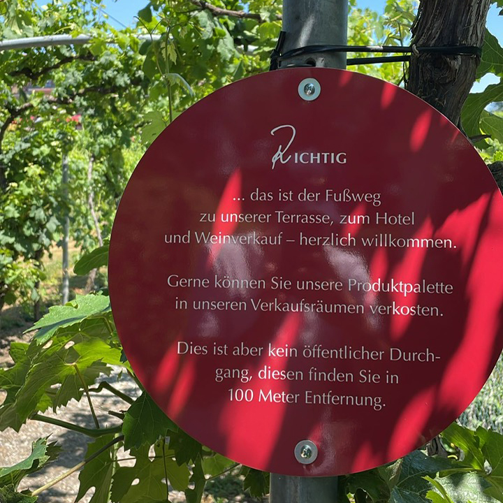 wegeleitsystem-weingut-weinhotel-roehrenbach